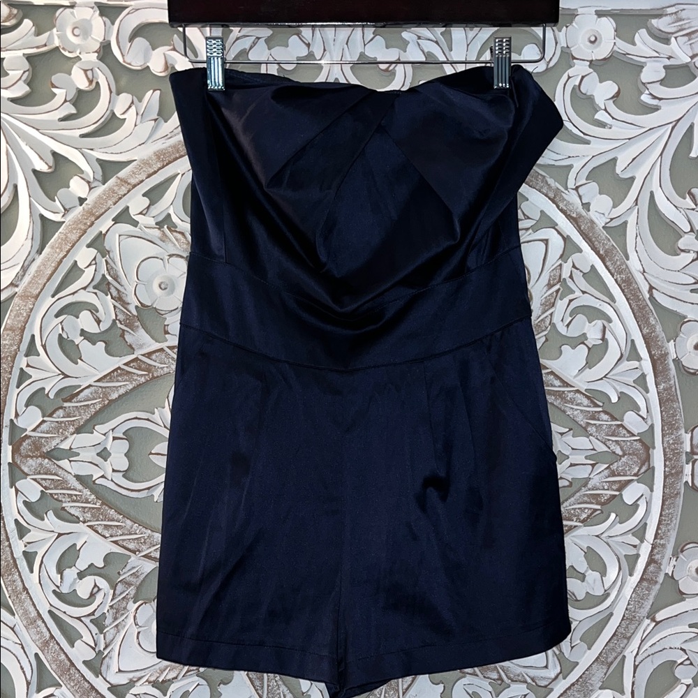 One Clothing Strapless Navy Zippered Back Pockets Romper Dress sz M EUC
